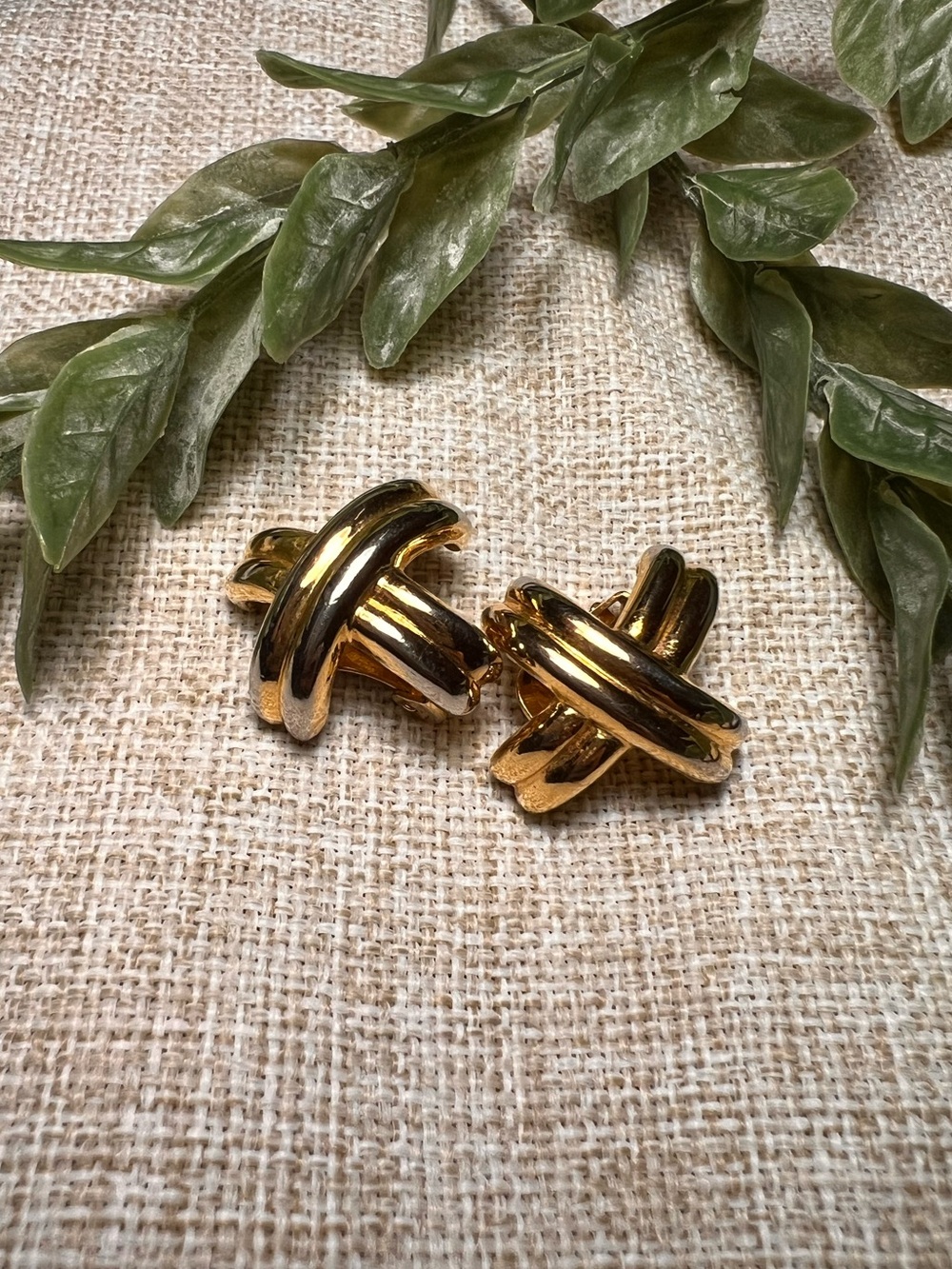 VINTAGE Chunky Gold Cross 'X' Stud Minimalist Clip-On Earrings